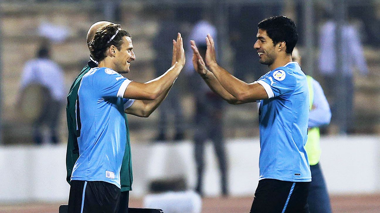 弗兰和苏亚雷斯同框,弗兰卡瓦尼苏亚雷斯