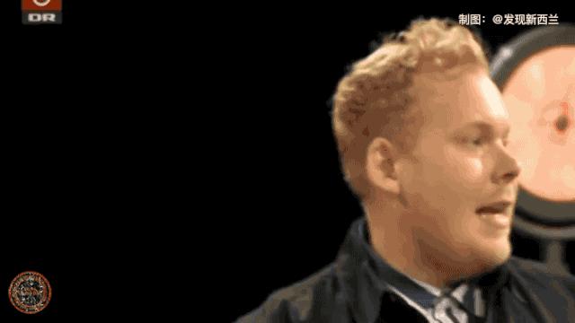 五个大人当着孩子全裸，竟是为了教育！这档奇葩儿童节目让网友吵翻了天….