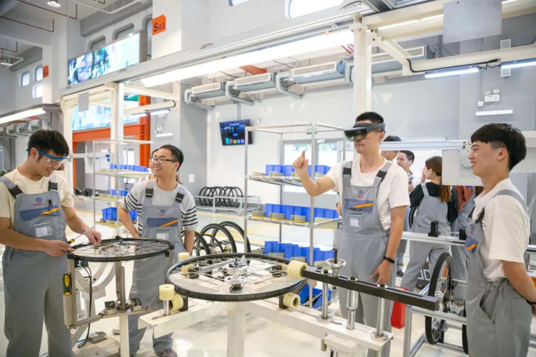 上海第二工业大学最新宣传,上海市第二工业大学60周年校庆