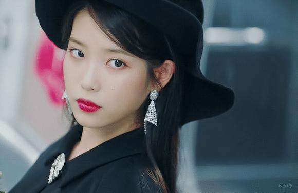 iu李知恩跳舞火的视频daybyday,iu李知恩歌曲blueming完整版在哪听