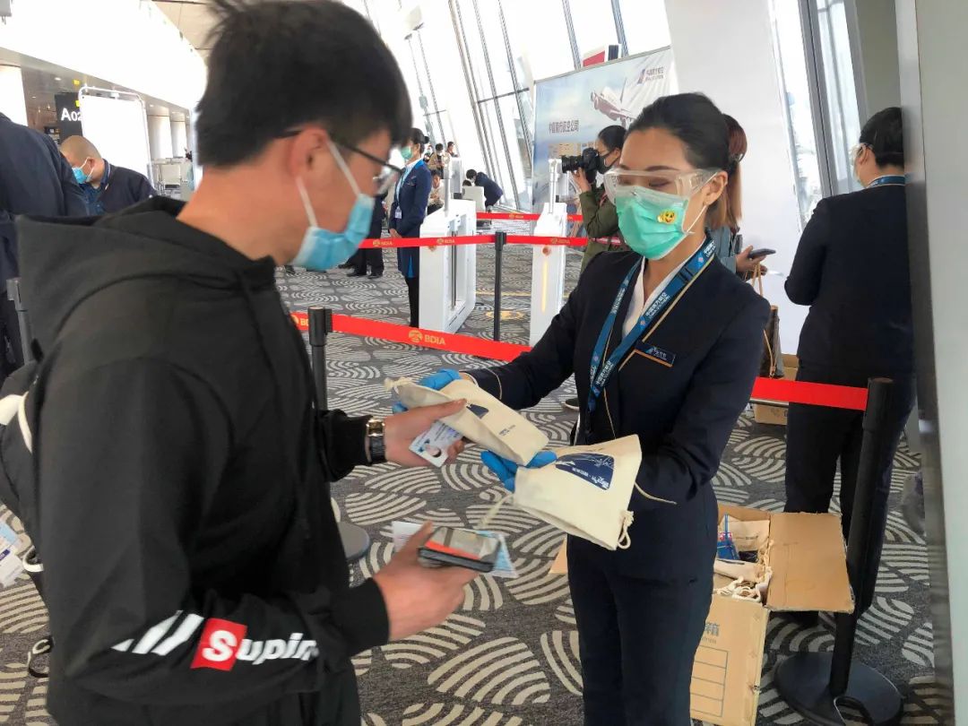 南航北京大兴中转过夜,南航365天视频