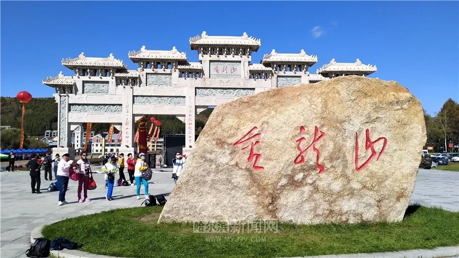 看万山红遍层林尽染全文图片,看万山红遍层林尽染全文朗诵