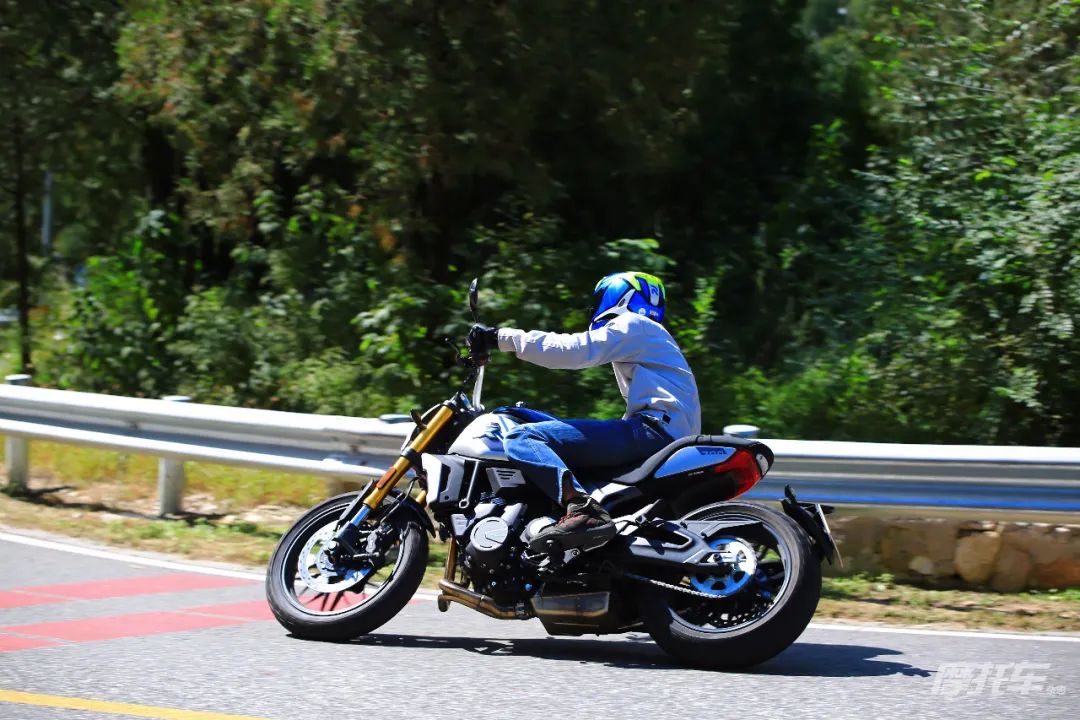 春风楚留香700收车价,春风楚留香700cl-x运动版改装外观