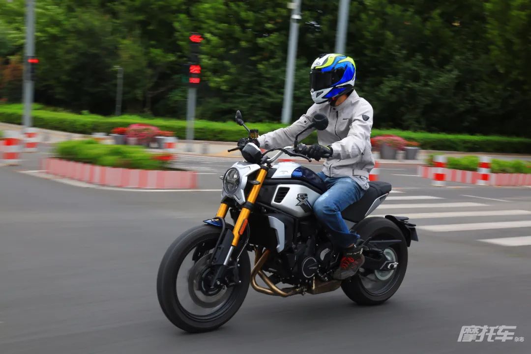 春风楚留香700收车价,春风楚留香700cl-x运动版改装外观