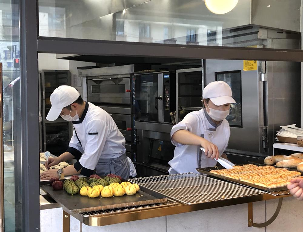 童年回忆杀！82岁的老成都第一代网红糕点铺重新开店啦！杜甫饼、芙蓉酥...快来