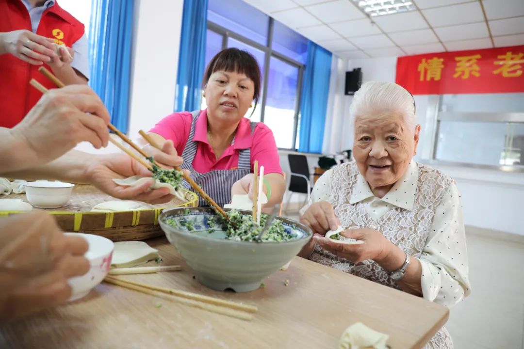 暖心！安顺燃气送“福气”啦