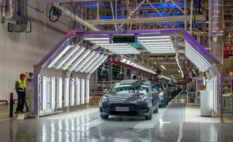 从特斯拉开始的进化,特斯拉加速到极速要多久