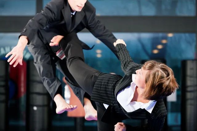 800万合同只产生400万收入,还有一堆数据打架,迈普医学是如何做到的?