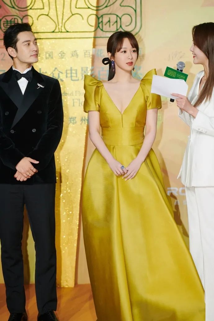 明星走红毯皮肤为什么那么白,女明星走红毯前的样子