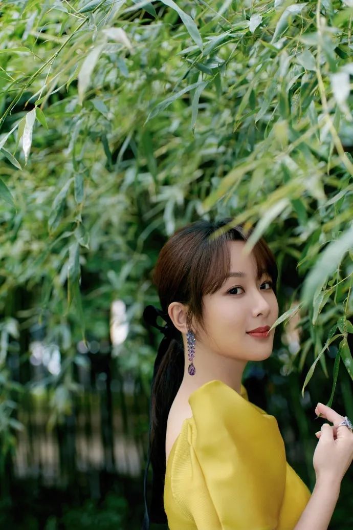 明星走红毯皮肤为什么那么白,女明星走红毯前的样子