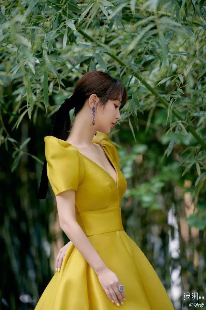 明星走红毯皮肤为什么那么白,女明星走红毯前的样子