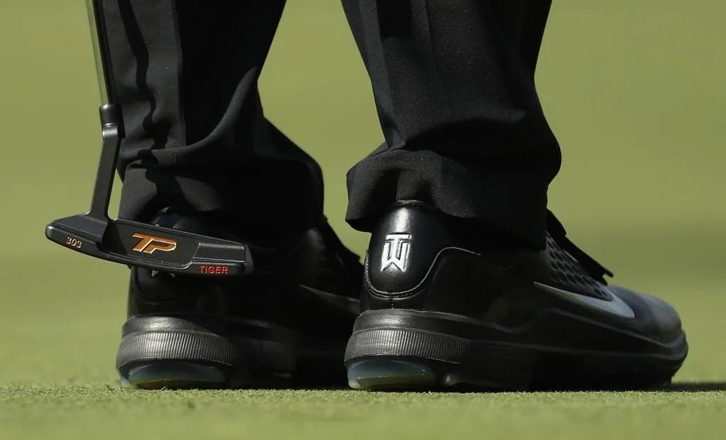 备用杆都能卖100万!盘点:老虎用过的每一支推杆