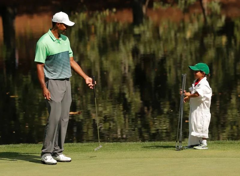 备用杆都能卖100万!盘点:老虎用过的每一支推杆