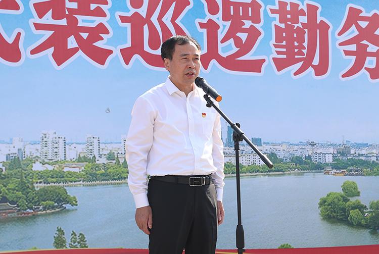 特巡警大队开展日常武装巡逻,各地公安全副武装夜间巡逻