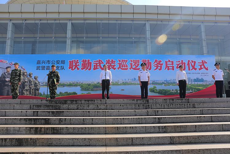 特巡警大队开展日常武装巡逻,各地公安全副武装夜间巡逻