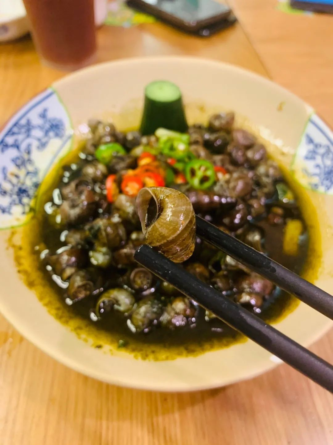 就为这①口,吃一只肥蟹比喝一杯奶茶还便宜