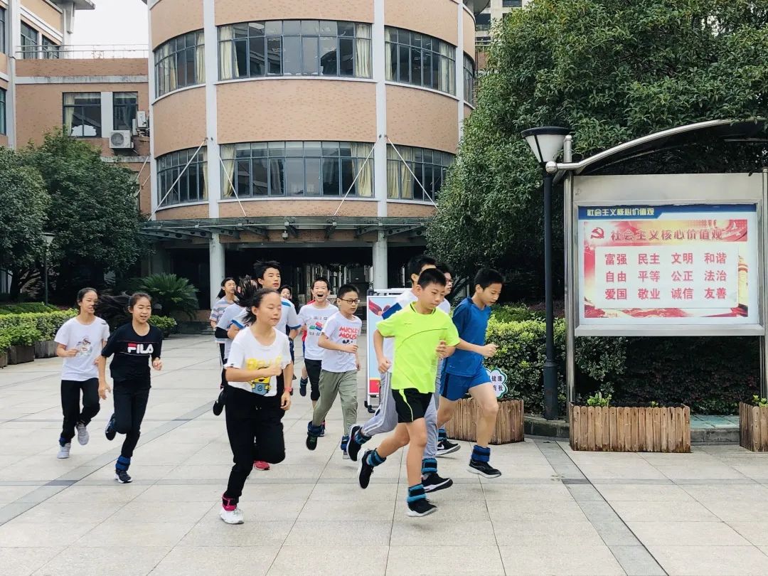 滨江多思创新学校,滨江学校全部排名