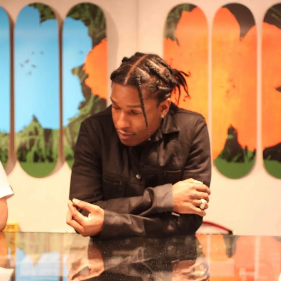 开Pop-Up、联名Kith，早已结业的Colette还如此多动作？