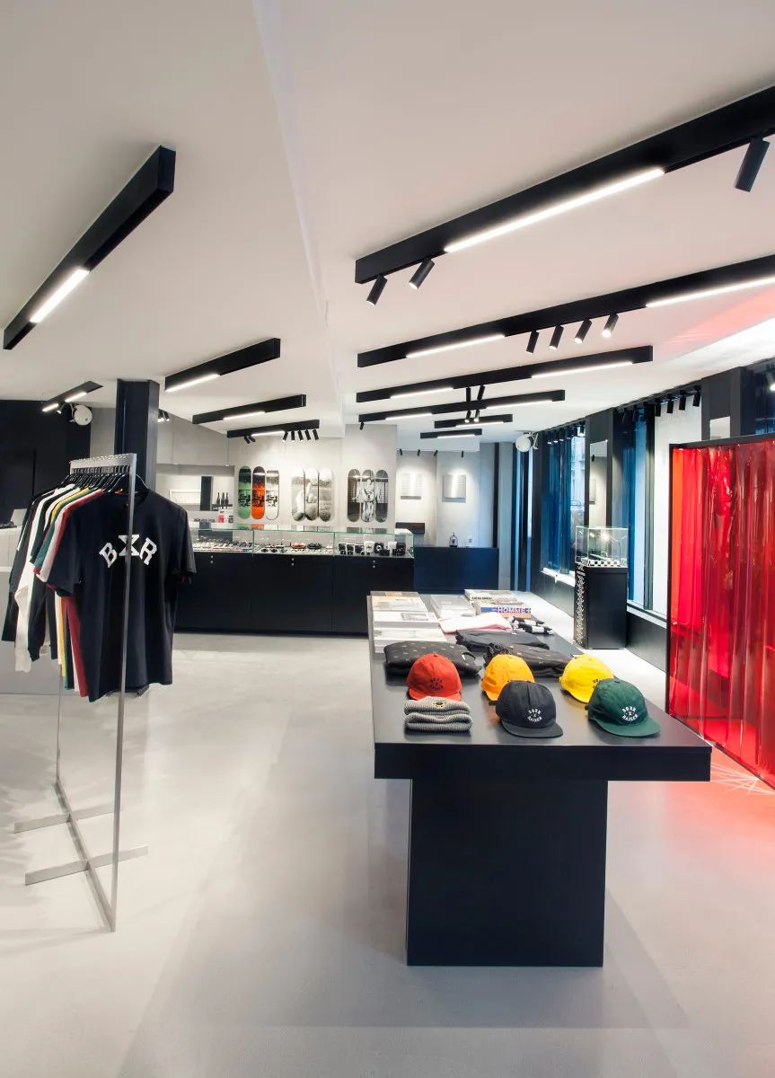 开Pop-Up、联名Kith，早已结业的Colette还如此多动作？