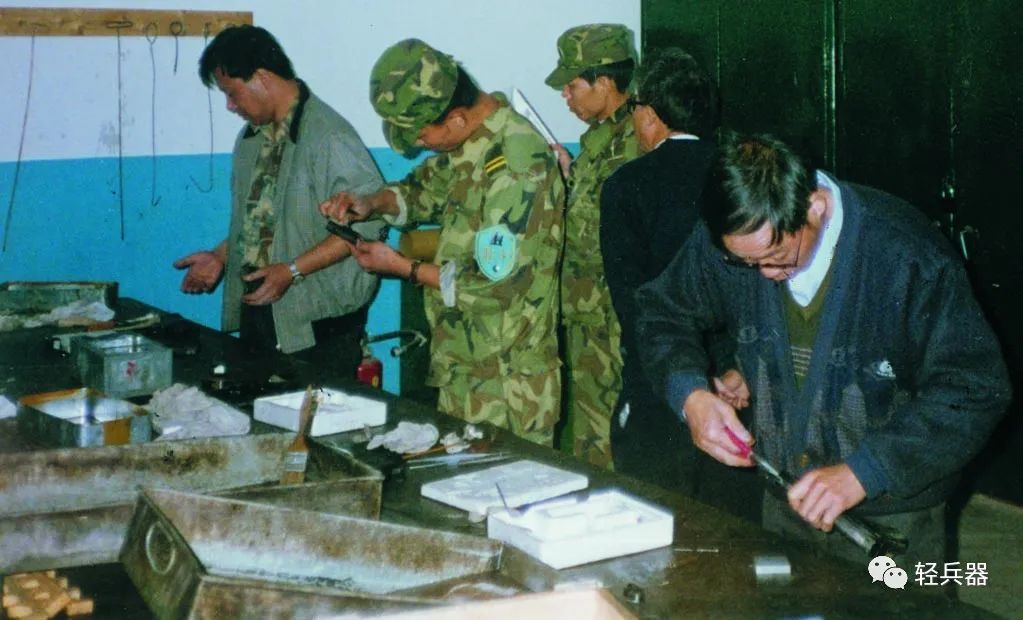 中国军队制式手枪的演变,使用手枪的步骤