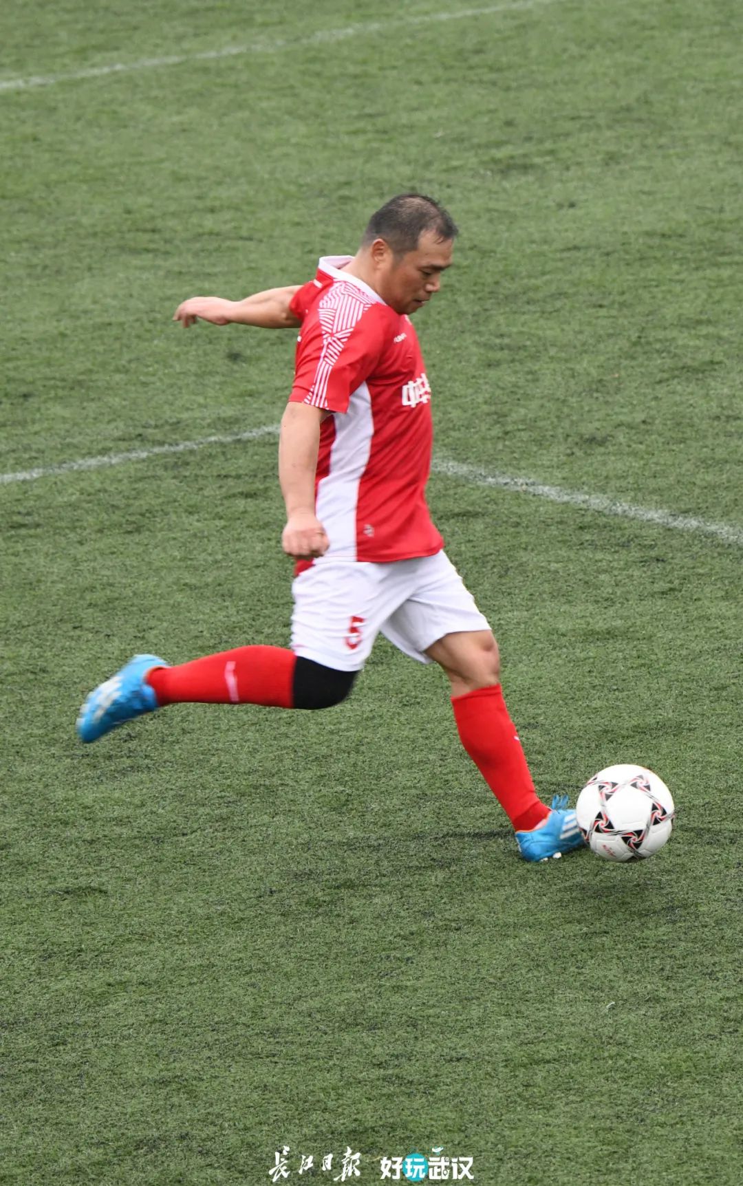 职工足球赛在胜利中落下帷幕,长江杯武汉职工足球