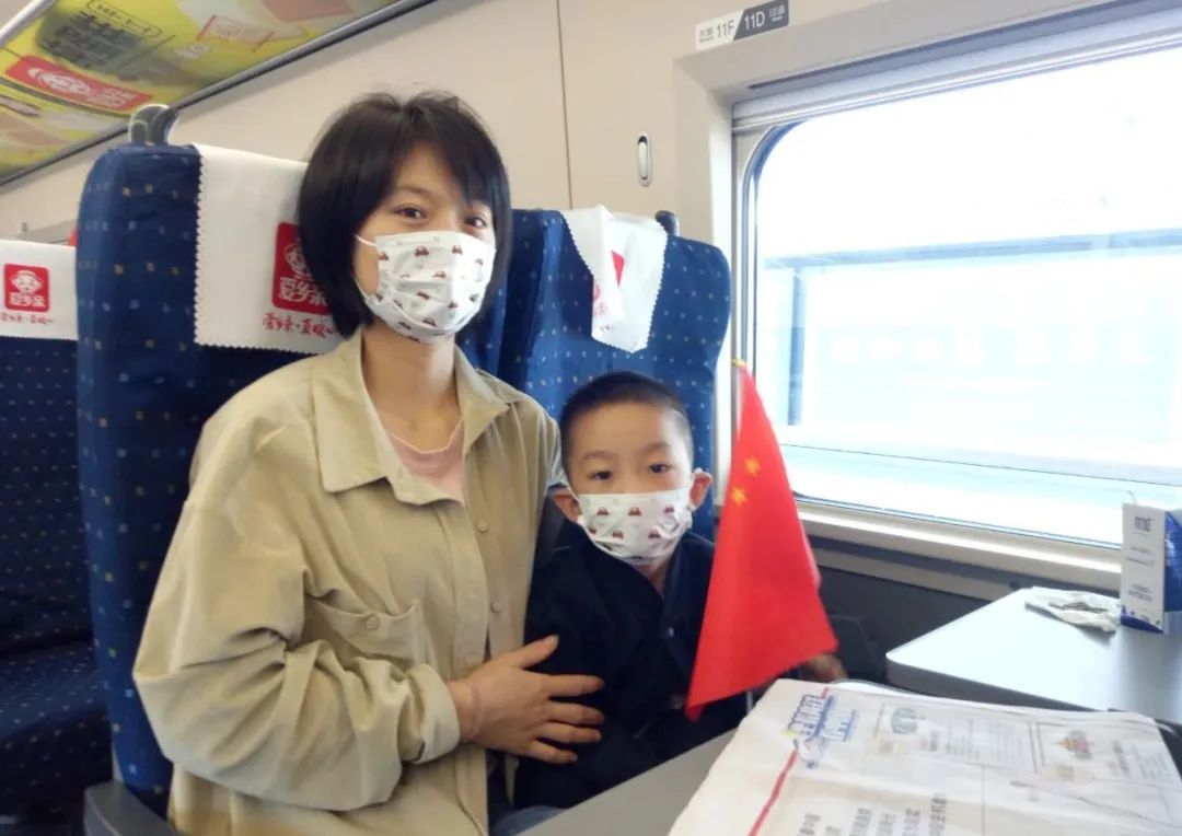 今天福州出发的这趟列车上，竟有这么多故事