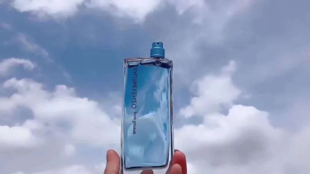 巴黎为她的儿子哭泣,Kenzo创始人高田贤三因新冠在法去世