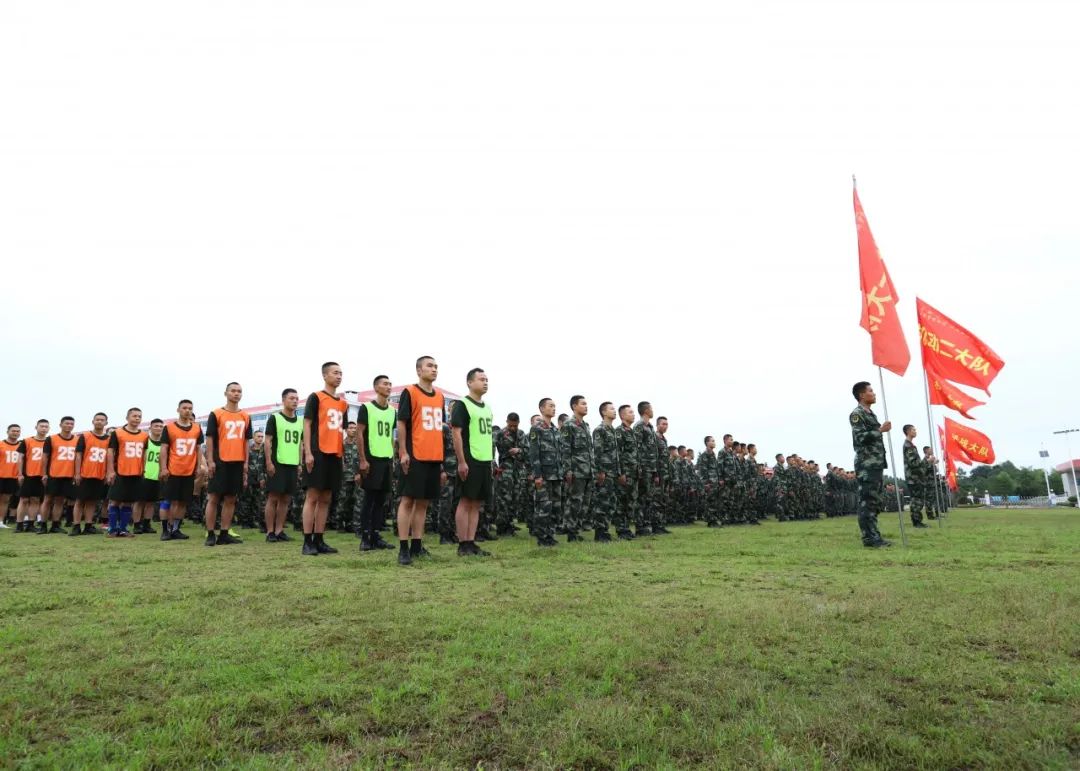 足球场上的兵哥哥,兵哥哥足球比赛