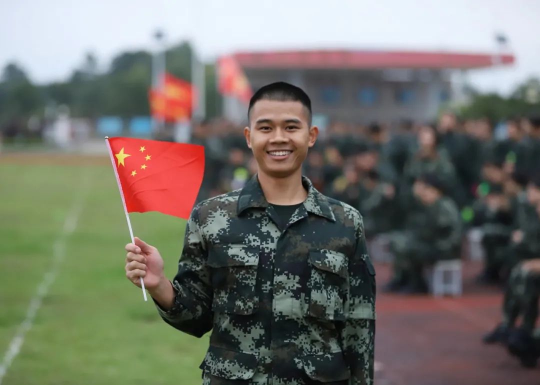 足球场上的兵哥哥,兵哥哥足球比赛