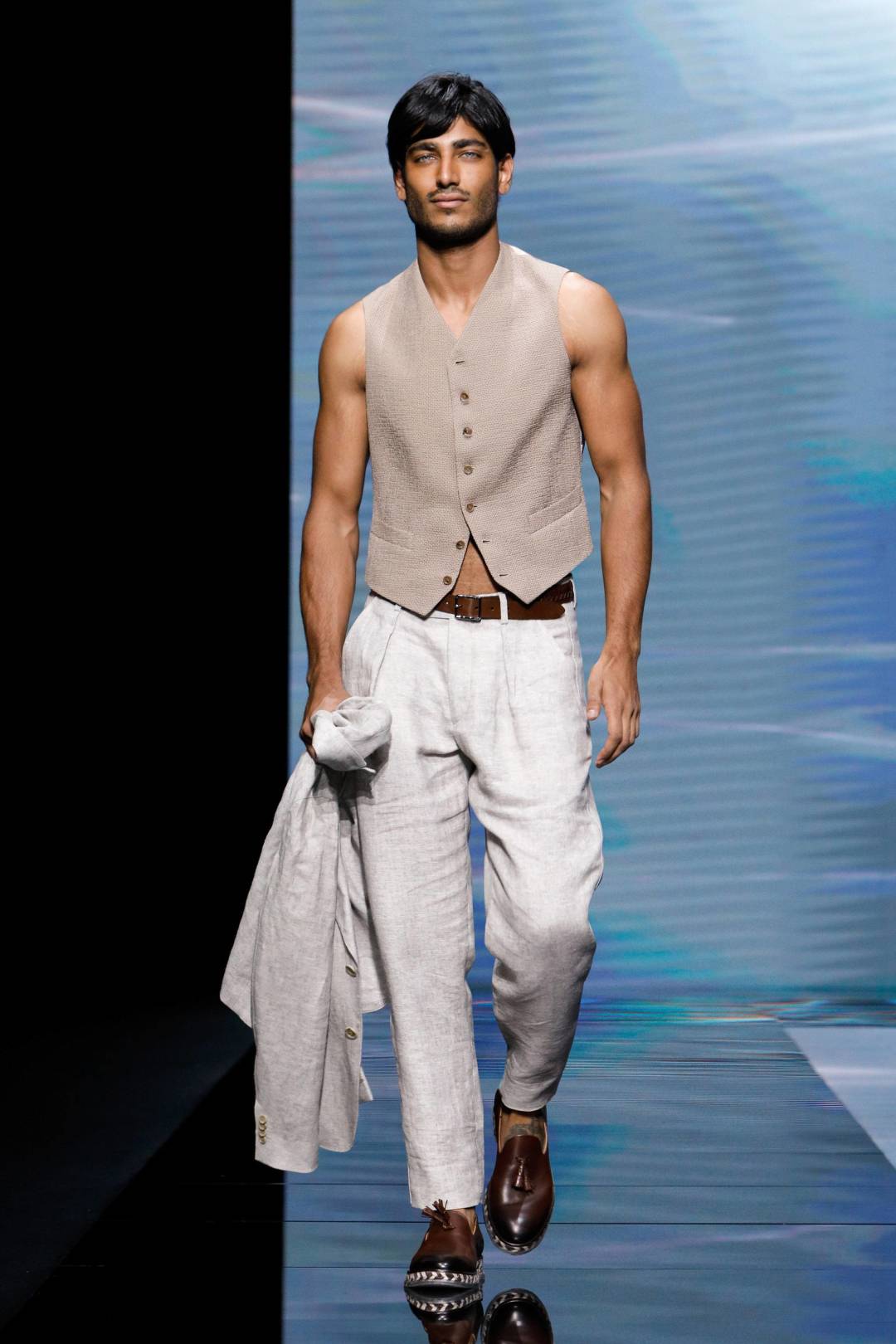 2020时装周解读,井然有序全文