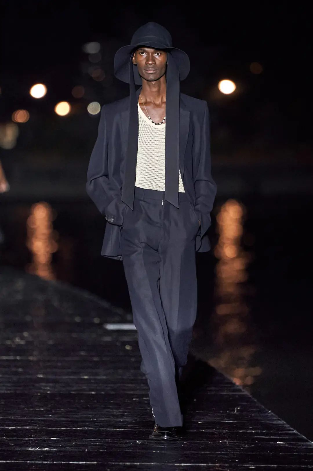 2020时装周解读,井然有序全文