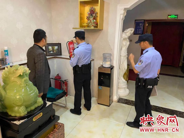 宜阳县锦屏镇派出所上班时间,宜阳公安强化夜间巡逻