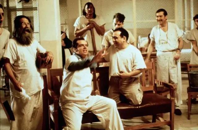 在精神病院当保安,我在精神病院当大佬