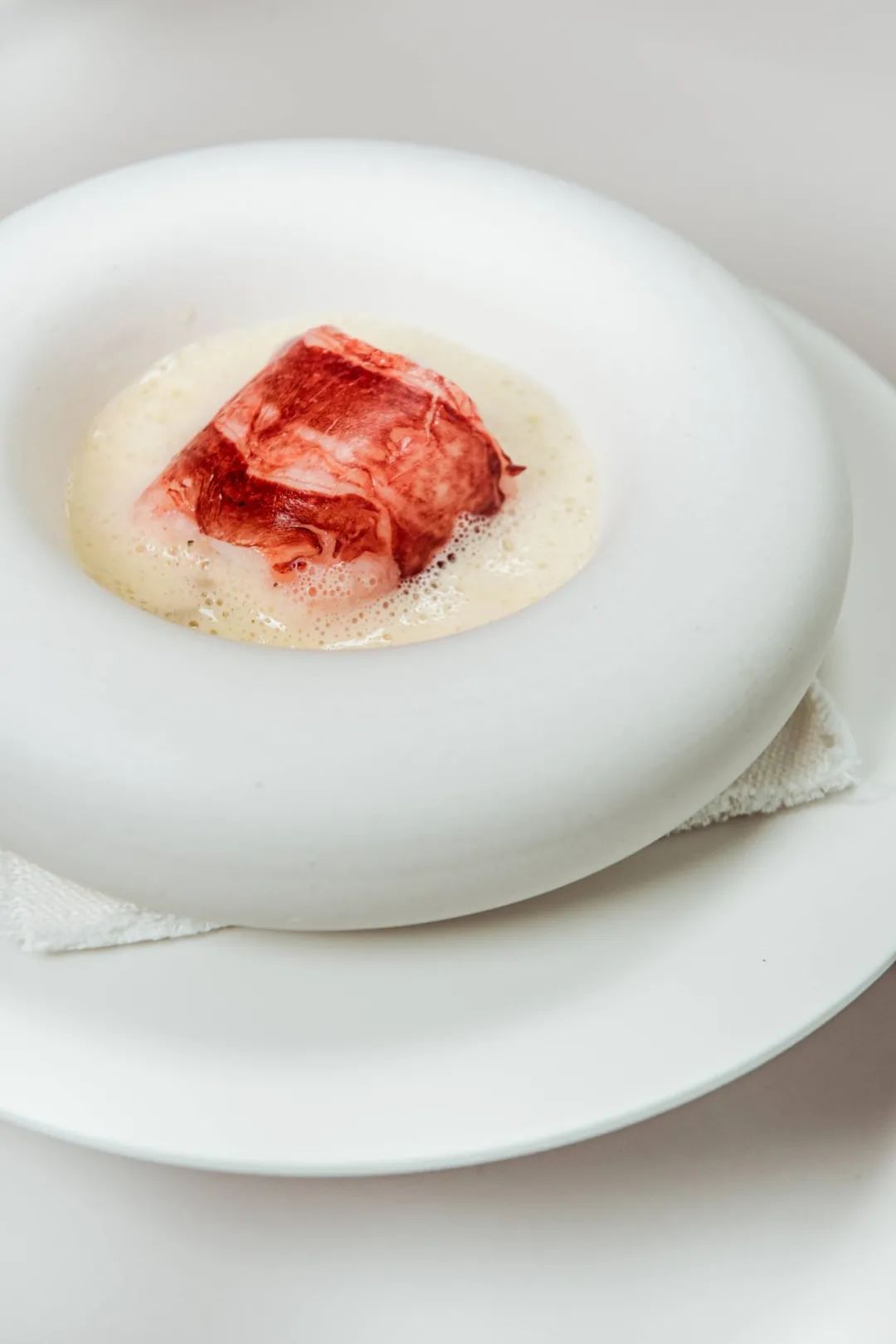 屯里新开finedining，王府花园下午茶，老牌合资酒店新开烘焙坊……本周的贴秋膘指南有点高级（内含福利）|一周好吃