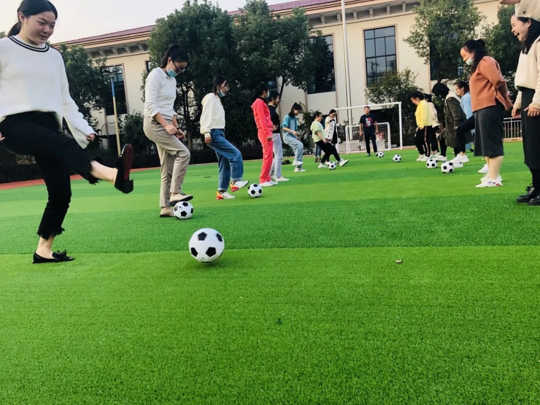 幼儿教师足球培训简报,幼儿园教师足球培训报道