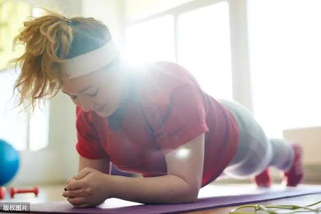 一条公式告诉你到底算不算胖,计算自己有没有偏胖的公式