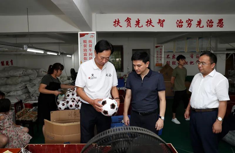 满怀深情厚意助力扶贫,接地气聚人气