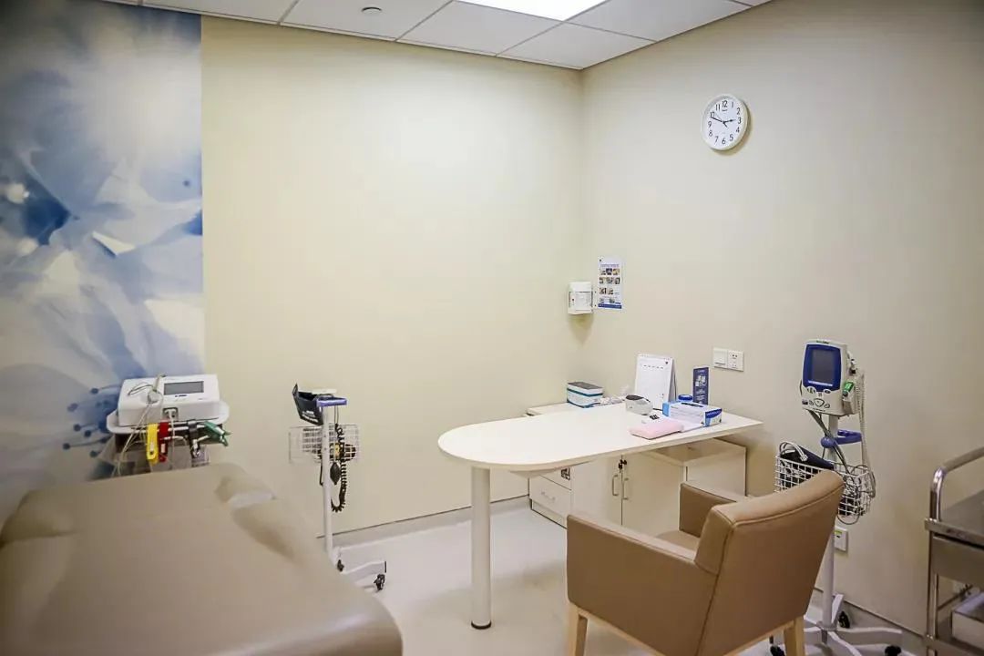 疫情防控就诊两不误,疫情防控不松懈安全生产不停歇