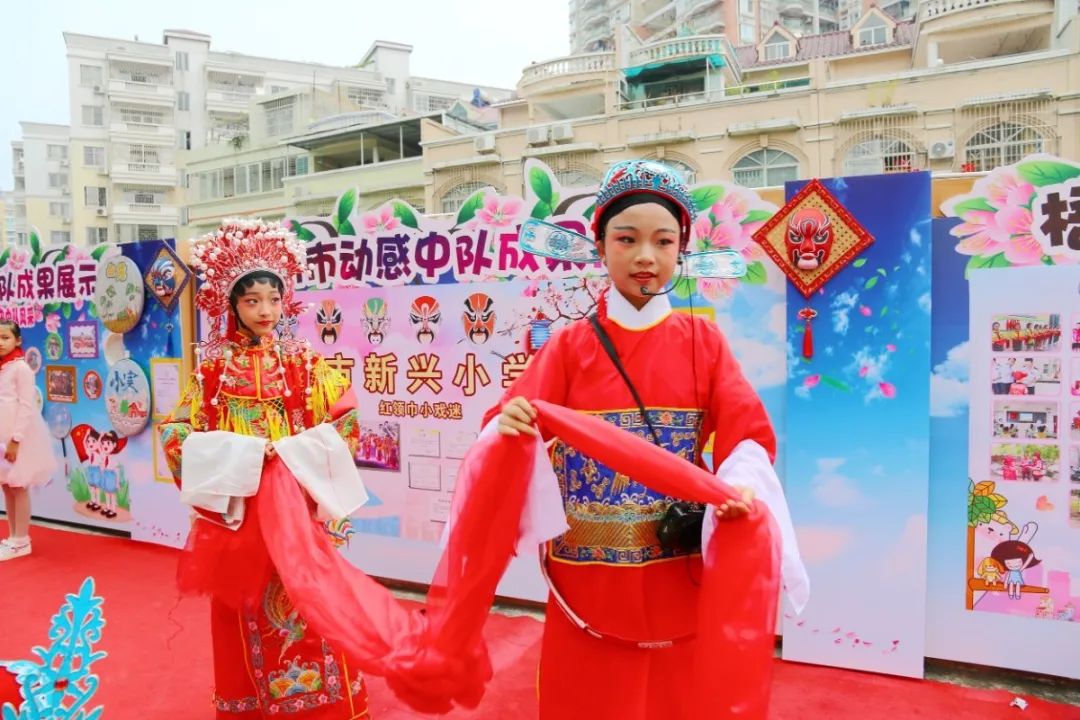 传承红色基因争当少先队员,传承红色基因争做时代新人少先队