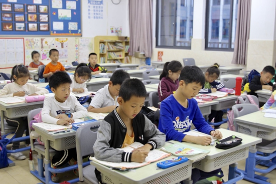 杭州小学免费托管教育,杭州小学生托管新模式