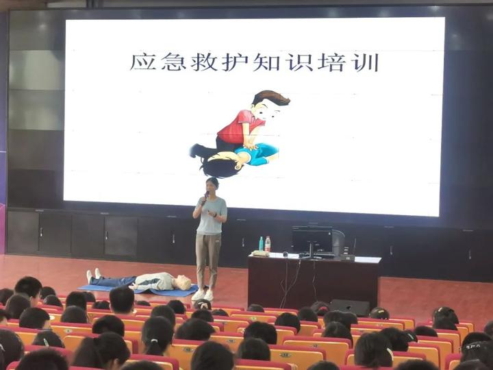 杭州高三学生救人,浙江杭州西湖区救人