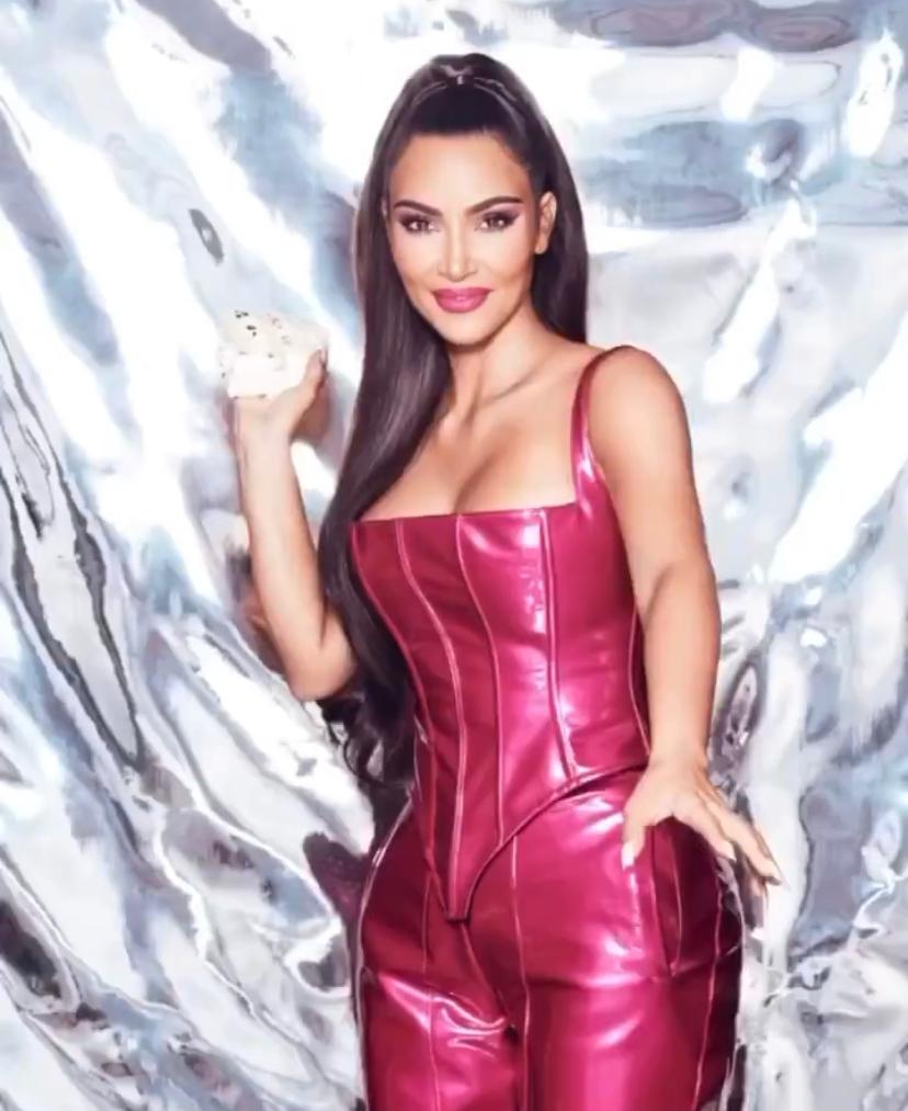 卡戴珊姐妹scott,卡戴珊姐妹炫富图片