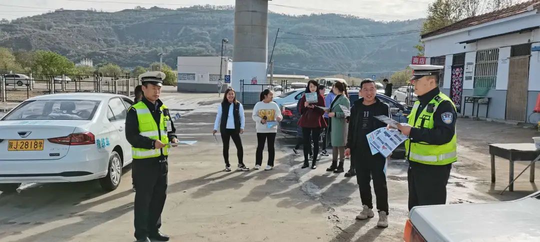 进驾校开展交通安全宣传,交通安全知识进驾校宣传