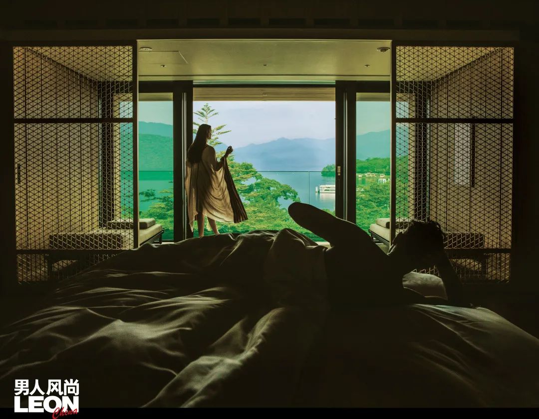 今晚我们去酒店吧