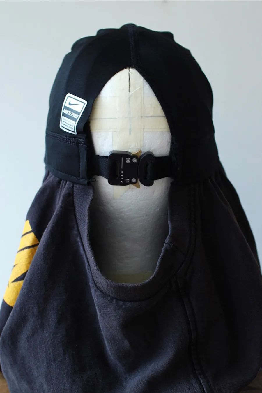 连吴赫都偏爱的「面具」，原来早就成为时装秀场的常客