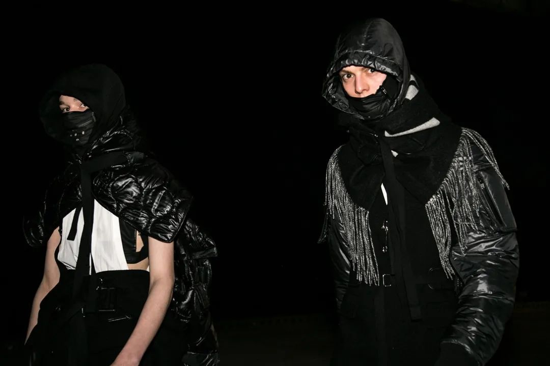 连吴赫都偏爱的「面具」，原来早就成为时装秀场的常客