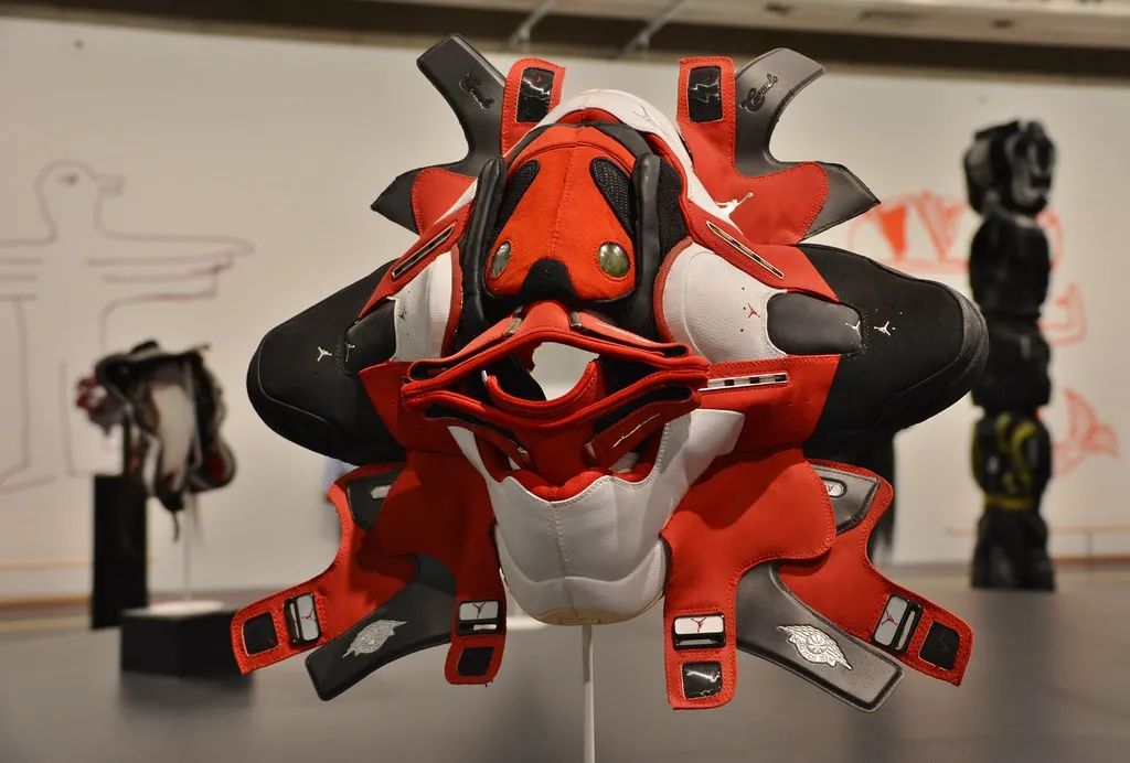 连吴赫都偏爱的「面具」，原来早就成为时装秀场的常客