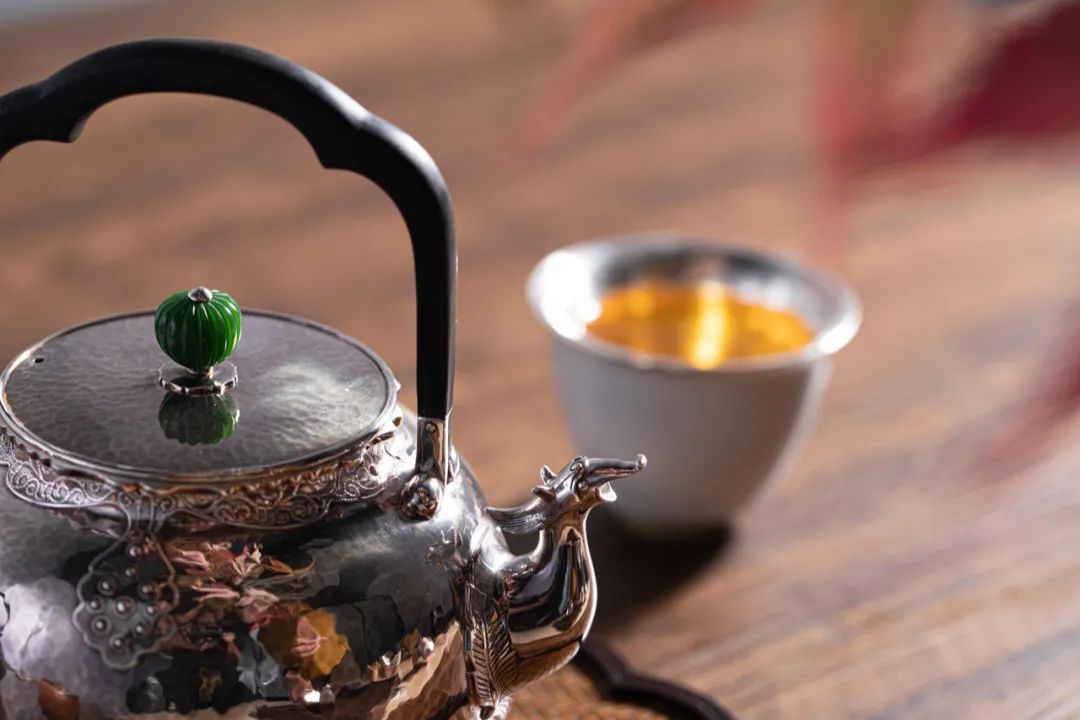 纯银嵌金荷花银壶纯手工泡茶银壶,纯银复古银壶
