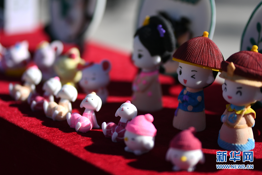 特产上“云端”“网红”带货忙青海乌兰跑出致富“加速度”