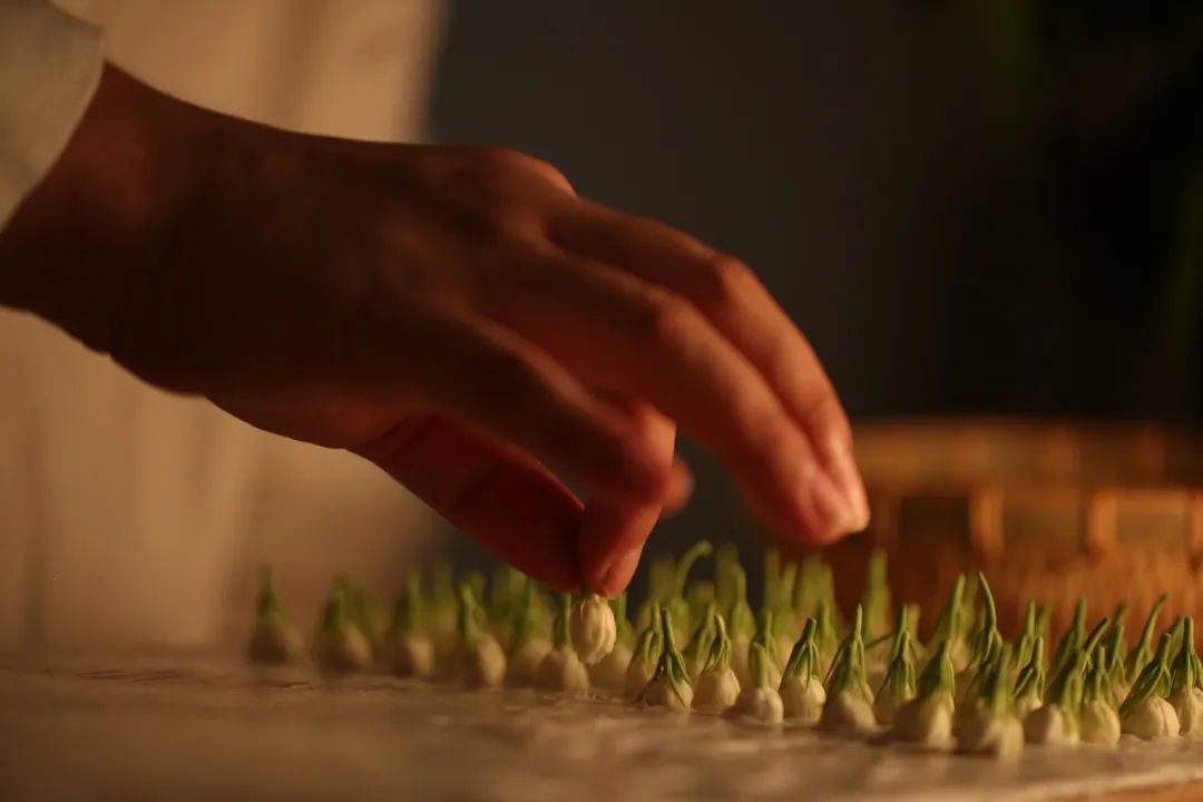 中国香膏vs国外香水,中国香膏vs外国香水